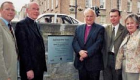 Archbishop Robin Eames (3rd right) Archbishop Se�n Brady (2nd left) Victor Brownlees (Chief Executive of Armagh Council), Isaac Beattie (Mall Officer) and Primrose Wilson (Heritage Lottery Fund)